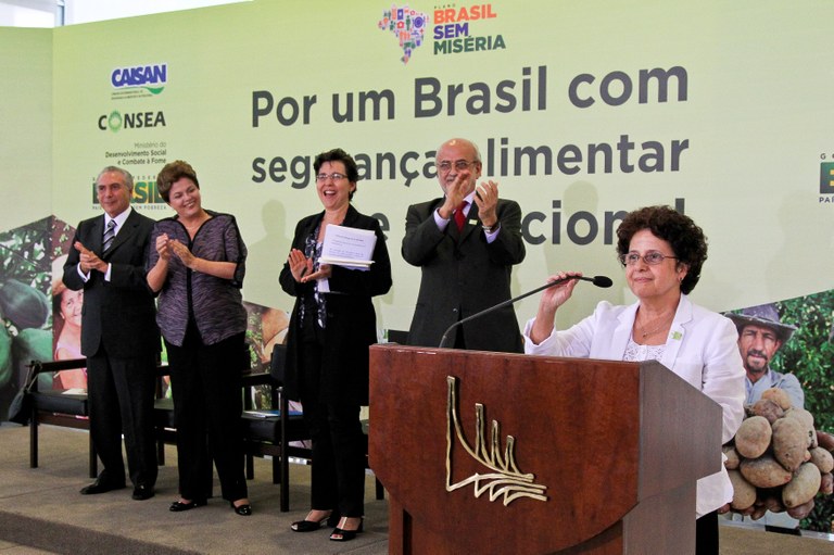 Presidenta Dilma Rousseff durante cerimônia de posse dos novos conselheiros do Conselho Nacional de Segurança Alimentar e Nutricional (Consea), no Palácio do Planalto. Brasília - DF, 17/04/2012