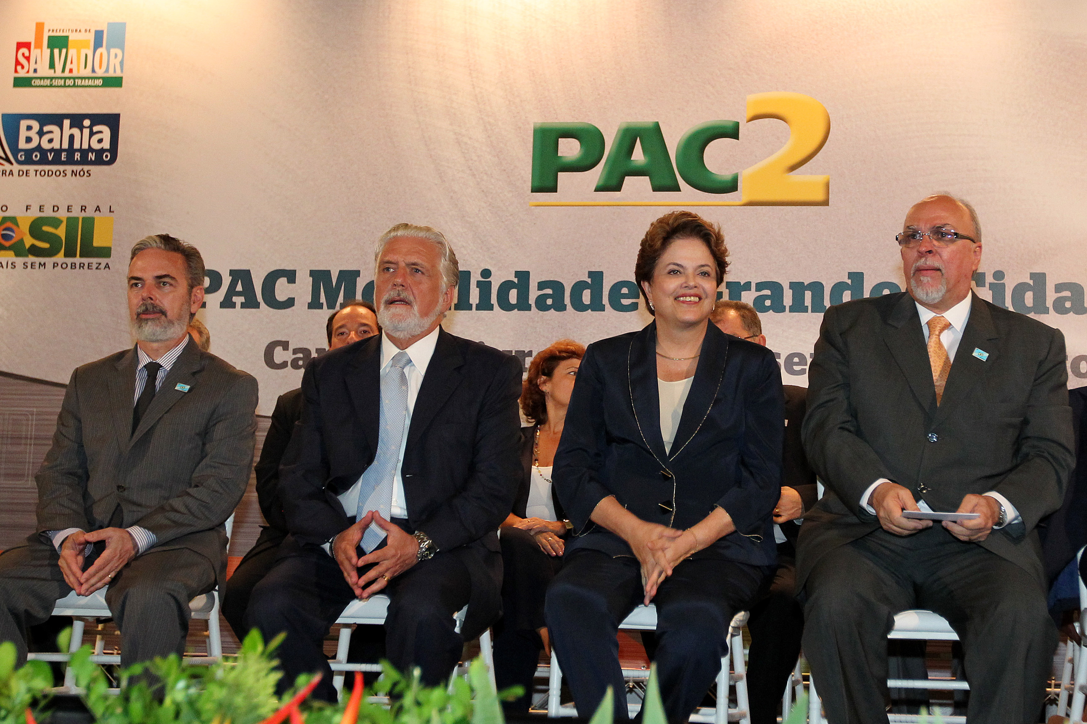 Presidenta Dilma Rousseff, participa da cerimônia de anuncio de investimentos do PAC Mobilidade Grandes Cidades. Salvador-BA,18/11/2011