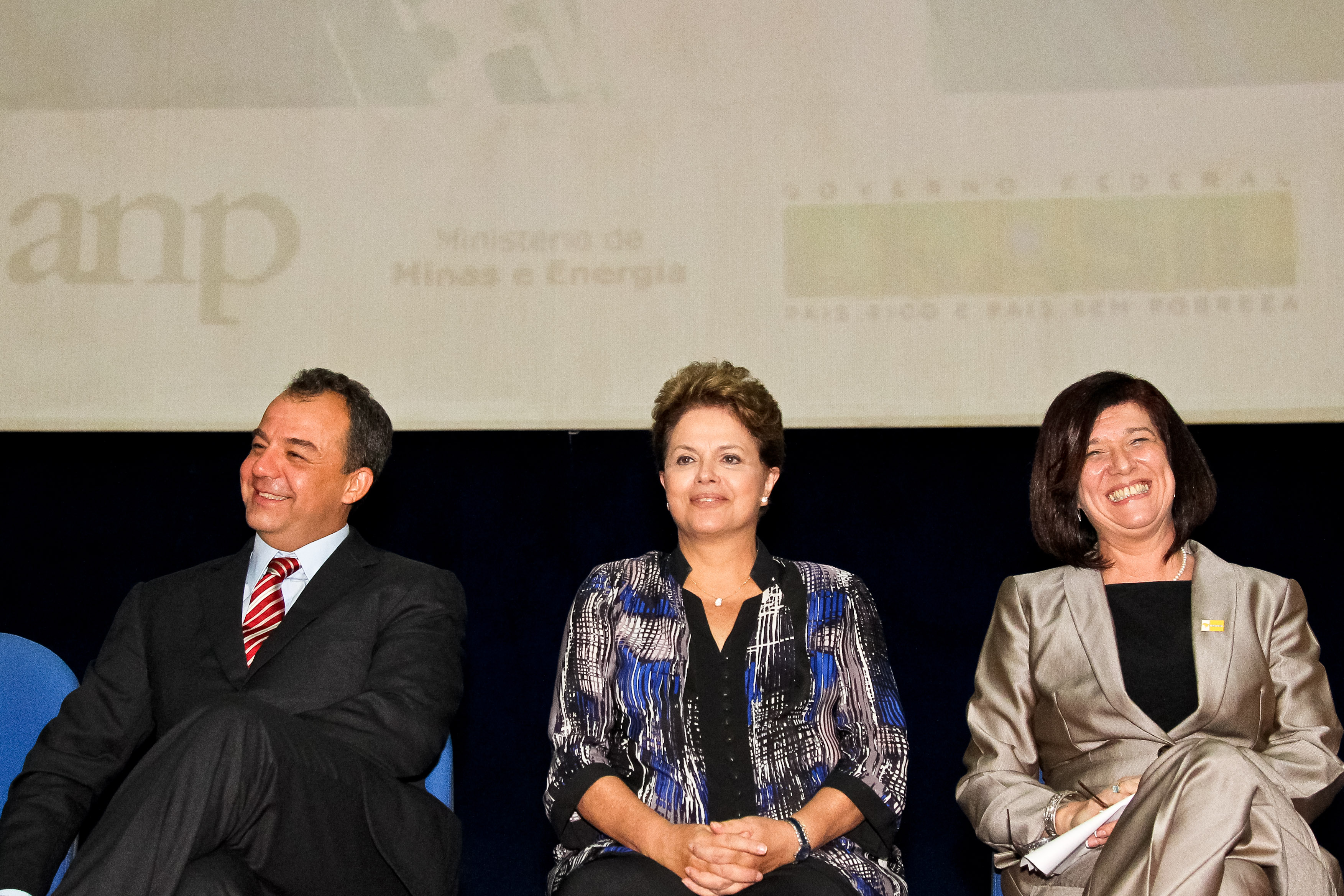 Presidenta Dilma Rousseff durante a cerimônia de posse da diretora-geral da Agência Nacional do Petróleo (ANP), Magda Chambriard. Rio de Janeiro - RJ, 21/03/2012