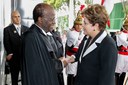 Presidenta Dilma Roussef cumprimenta o MInistro Joaquim Barbosa, Presidente do  Supremo Tribunal Federal. Brasília - DF, 22/11/2012