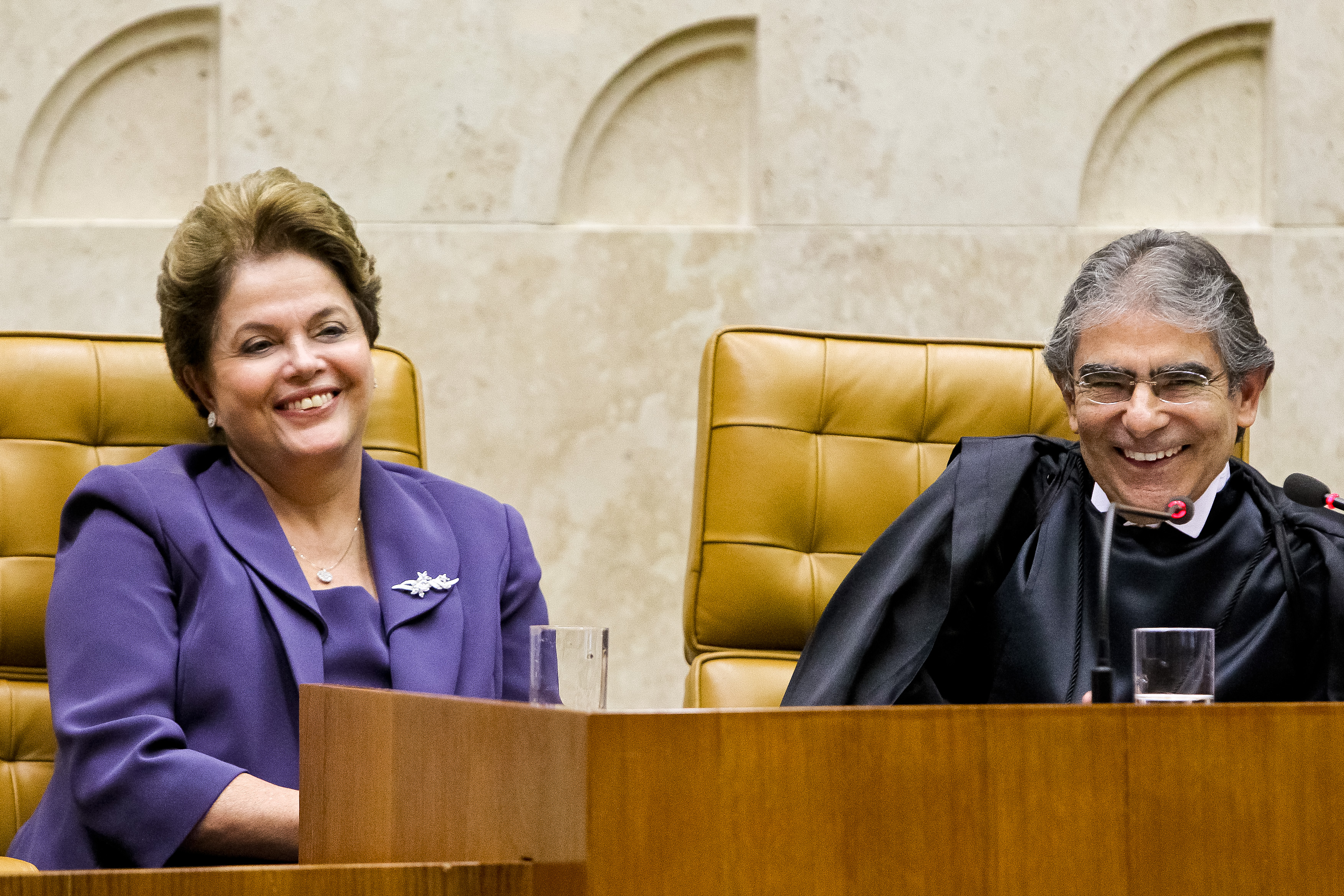Presidenta Dilma Rousseff participa da sessão solene de posse dos ministros Ayres Brito e Joaquim Barbosa nos cargos de Presidente e Vice-Presidente do Supremo Tribunal Federal e do Conselho Nacional de Justiça. Brasília - DF, 19/04/2012