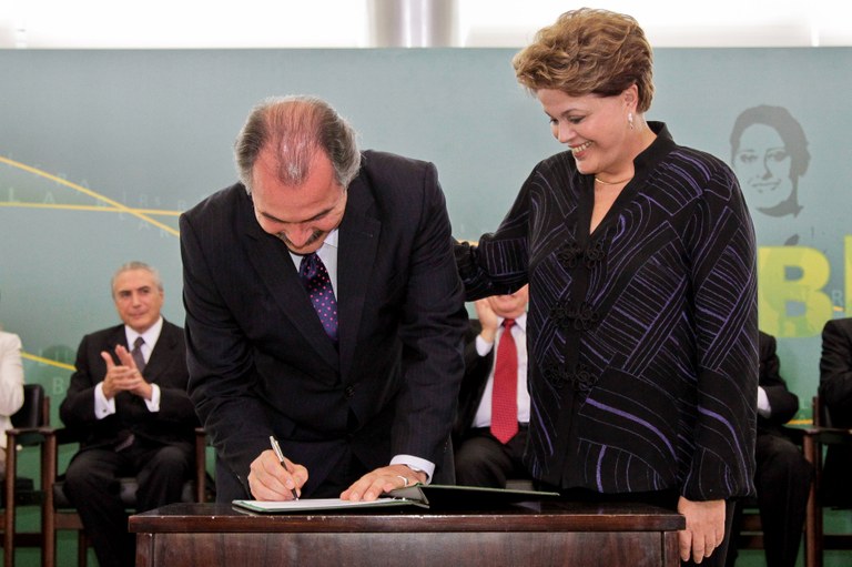 Presidenta Dilma Rousseff durante cerimônia de posse dos novos Ministros da Educação e da Ciência, Tecnologia e Inovação, no Palácio do Planalto. Brasília - DF, 24/01/2012