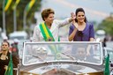 Presidenta Dilma Rousseff e sua filha, Paula, durante percurso até o Palácio Itamaraty. Brasília-DF, 01/01/2011