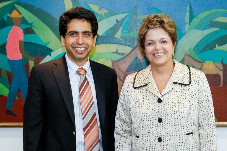 16-01-2012 - Presidenta Dilma Rousseff recebe o professor Salman Khan fundador da Khan Academy. Brasília - DF, 16/01/2012 