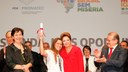 Presidenta Dilma Rousseff cumprimenta a jovem Andriele Fagundes da Silva Santana, beneficiária do PRONATEC, durante cerimônia de  formatura dos alunos do Programa Nacional de Acesso ao Ensino Técnico e Emprego (Pronatec). Porto Alegre - RS  12/04/2013