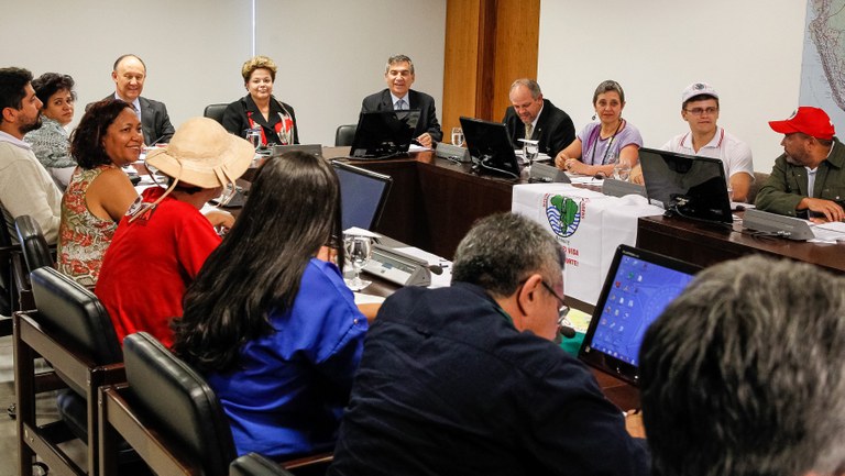 Presidenta Dilma Rousseff recebe representantes de Movimentos do Campo. Brasília - DF, 05/07/2013