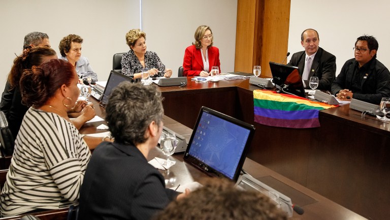 Presidenta Dilma Rousseff recebe representantes do Movimento LGBT. Brasília - DF, 28/06/2013