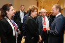 Presidenta Dilma Rousseff cumprimenta o Sr. Donald Tusk, Presidente do Conselho da União Europeia durante retiro dos Chefes de Estado e de Governo da II Cúpula UE-CELAC. Bruxelas-Bélgica, 11/06/2015