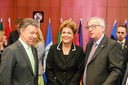 Presidenta Dilma Rousseff posa para foto com o Presidente da Colômbia, Juan Manuel e com o Presidente da Comissão Europeia, Jean-Claude Juncker durante retiro dos Chefes de Estado e de Governo da II Cúpula UE-CELAC. Bruxelas - Bélgica, 11/06/2015 