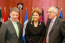 Presidenta Dilma Rousseff posa para foto com o Presidente da Colômbia, Juan Manuel e com o Presidente da Comissão Europeia, Jean-Claude Juncker durante retiro dos Chefes de Estado e de Governo da II Cúpula UE-CELAC. Bruxelas-Bélgica, 11/06/2015