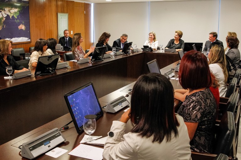 Presidenta Dilma Rousseff durante reunião com cantoras e representantes de Igrejas Evangélicas. Brasília-DF, 15/07/2013