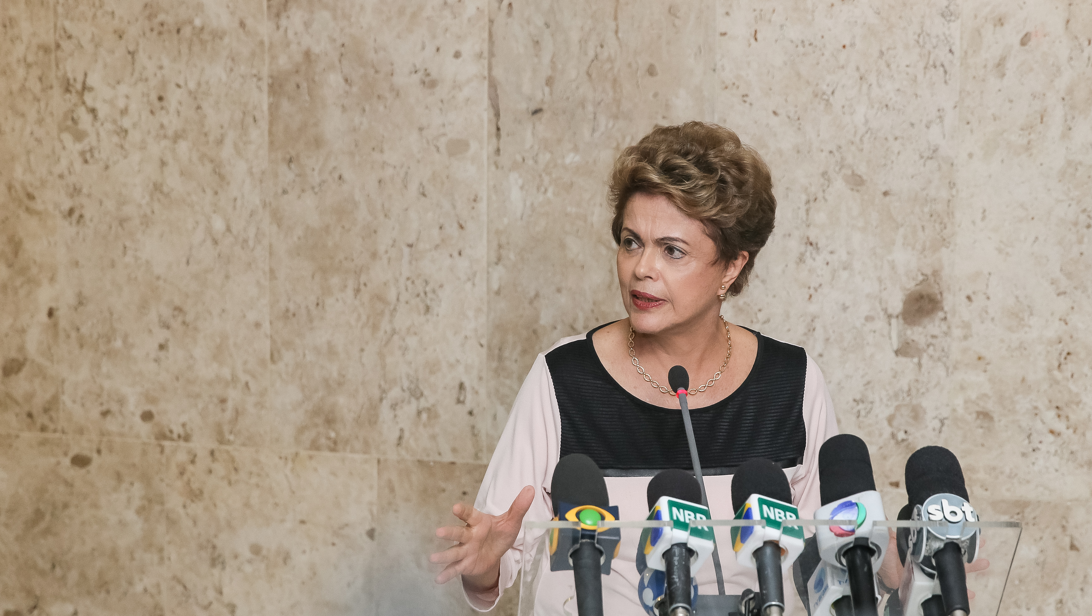  Presidenta Dilma Rousseff durante declaração à imprensa após reunião com juristas no Palácio do Planalto. Brasília-DF, 07/12/2015  