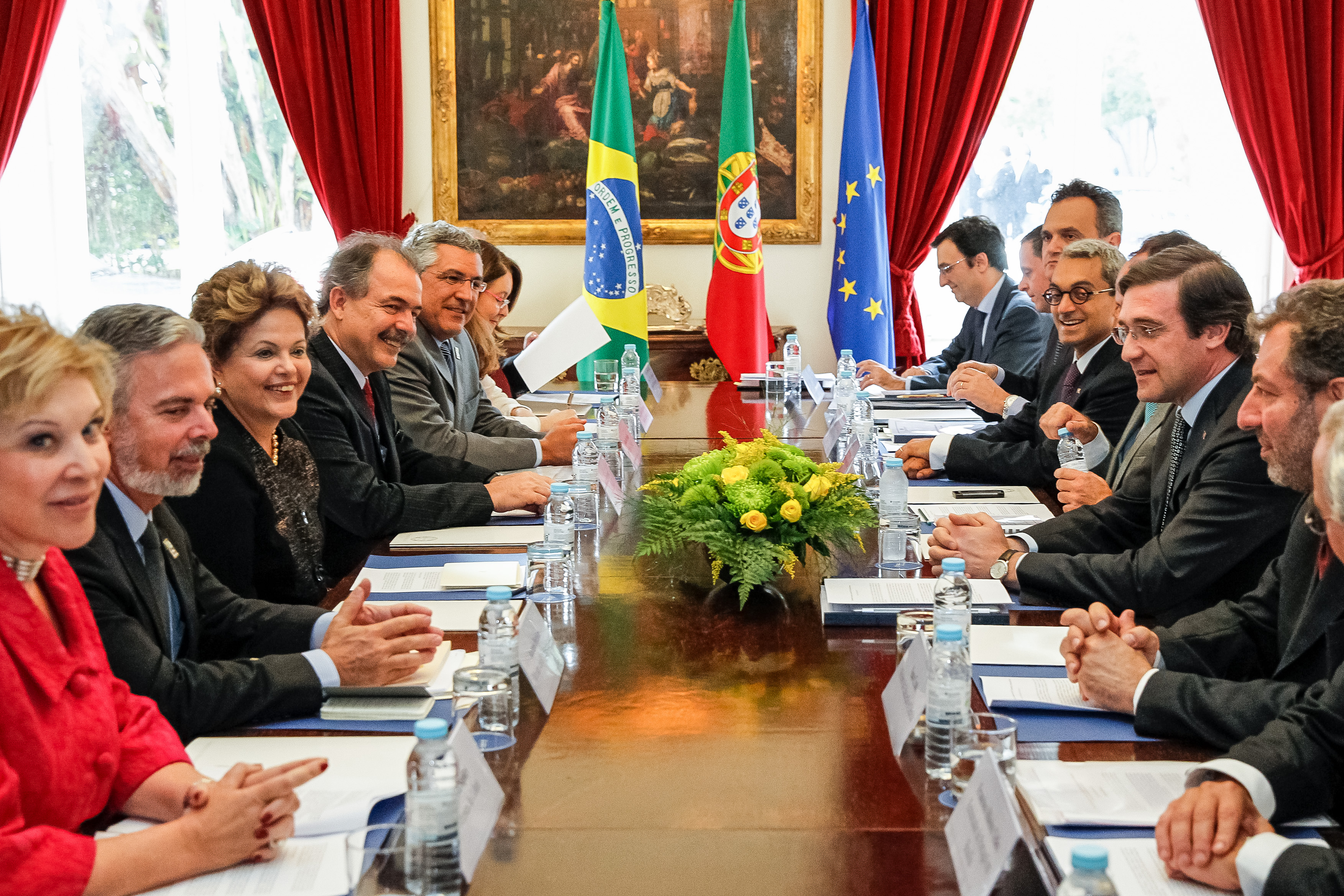 Presidenta Dilma Rousseff durante reunião de trabalho com o Primeiro-Ministro de Portugal, Pedro Passos Coelho. Lisboa - Portugal, 10/06/2013