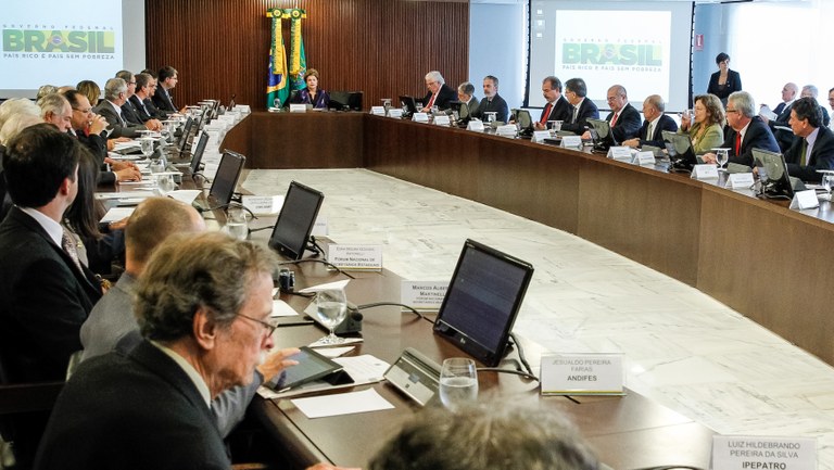  Presidenta Dilma Rousseff durante reunião do Conselho Nacional de Ciência e Tecnologia-CCT. Brasília-DF, 06/02/2013 