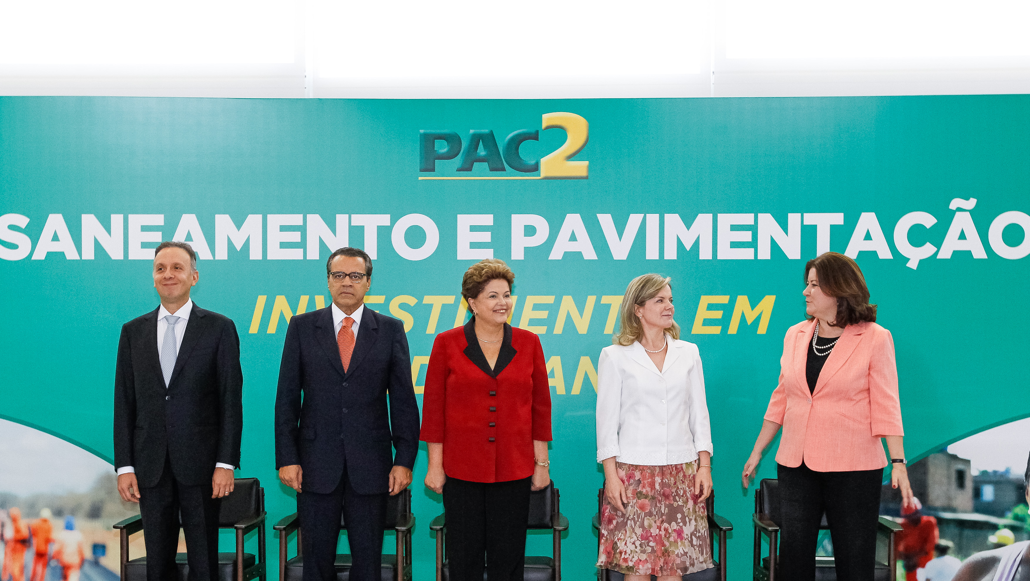 Presidenta Dilma Rousseff durante cerimônia de anúncio do resultado da seleção de saneamento e pavimentação do PAC2. Brasília - DF, 24/10/2013