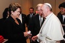 Presidenta Dilma Rousseff cumprimenta Sua Santidade o Papa Francisco, durante Santa Missa pela 28ª Jornada Mundial da Juventude. Rio de Janeiro - RJ, 28/07/2013
