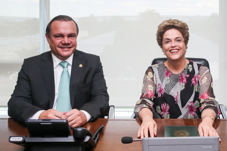 Presidenta Dilma Rousseff durante encontro com o Senador Wellington Fagundes. Brasília-DF, 23/03/2016