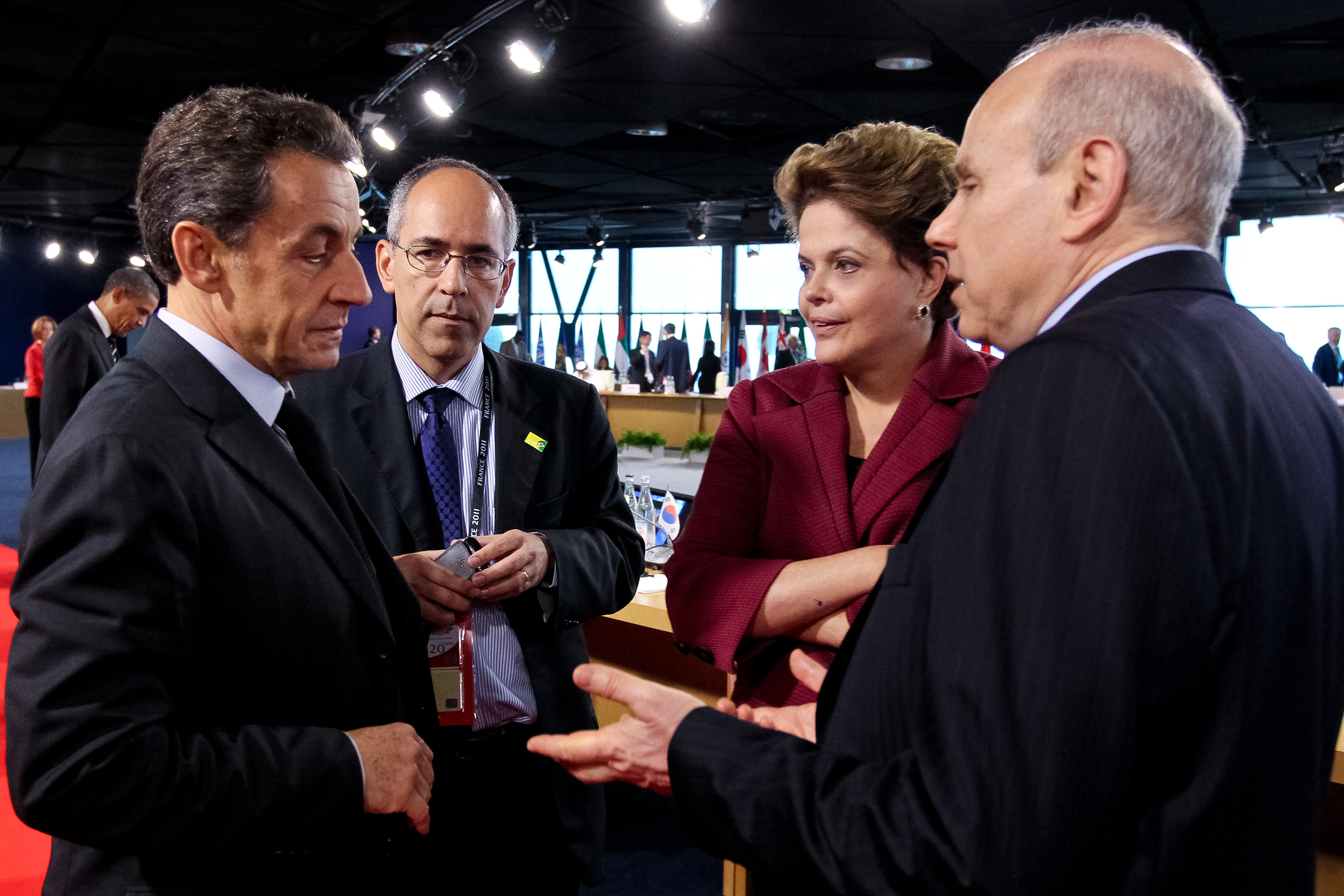  Presidenta Dilma Rousseff conversa com o Presidente da França Nicolas Sarkozy durante sessão de trabalho na Cúpula de Líderes do G20. Cannes - França, 04/11/2011