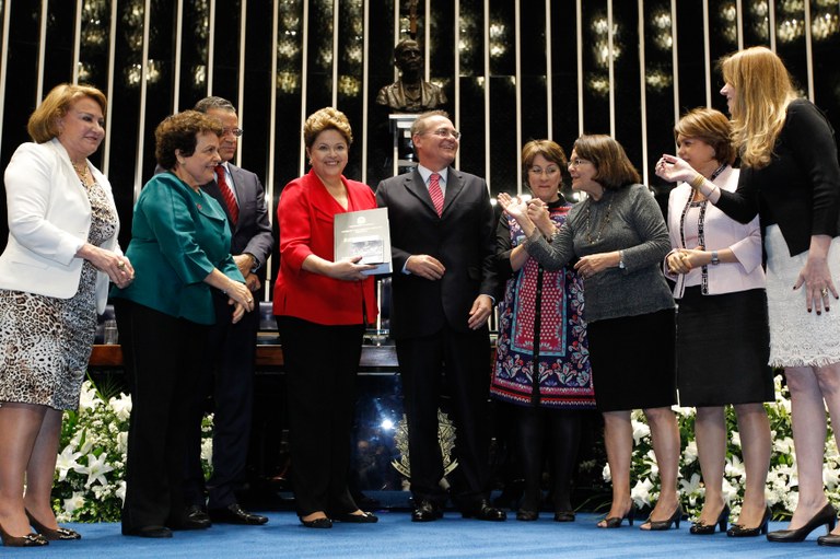 Presidenta Dilma Rousseff durante sessão solene do Congresso Nacional para entrega do Relatório Final da CPMI da Violência contra a Mulher à Presidenta da República. Brasília - DF, 27/08/2013