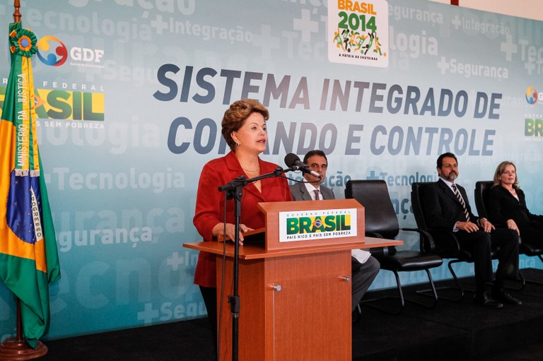 Presidenta Dilma Rousseff durante cerimônia de entrega do Sistema Integrado de Comando e Controle para Segurança de Grandes Eventos. Brasília - DF, 13/06/2013