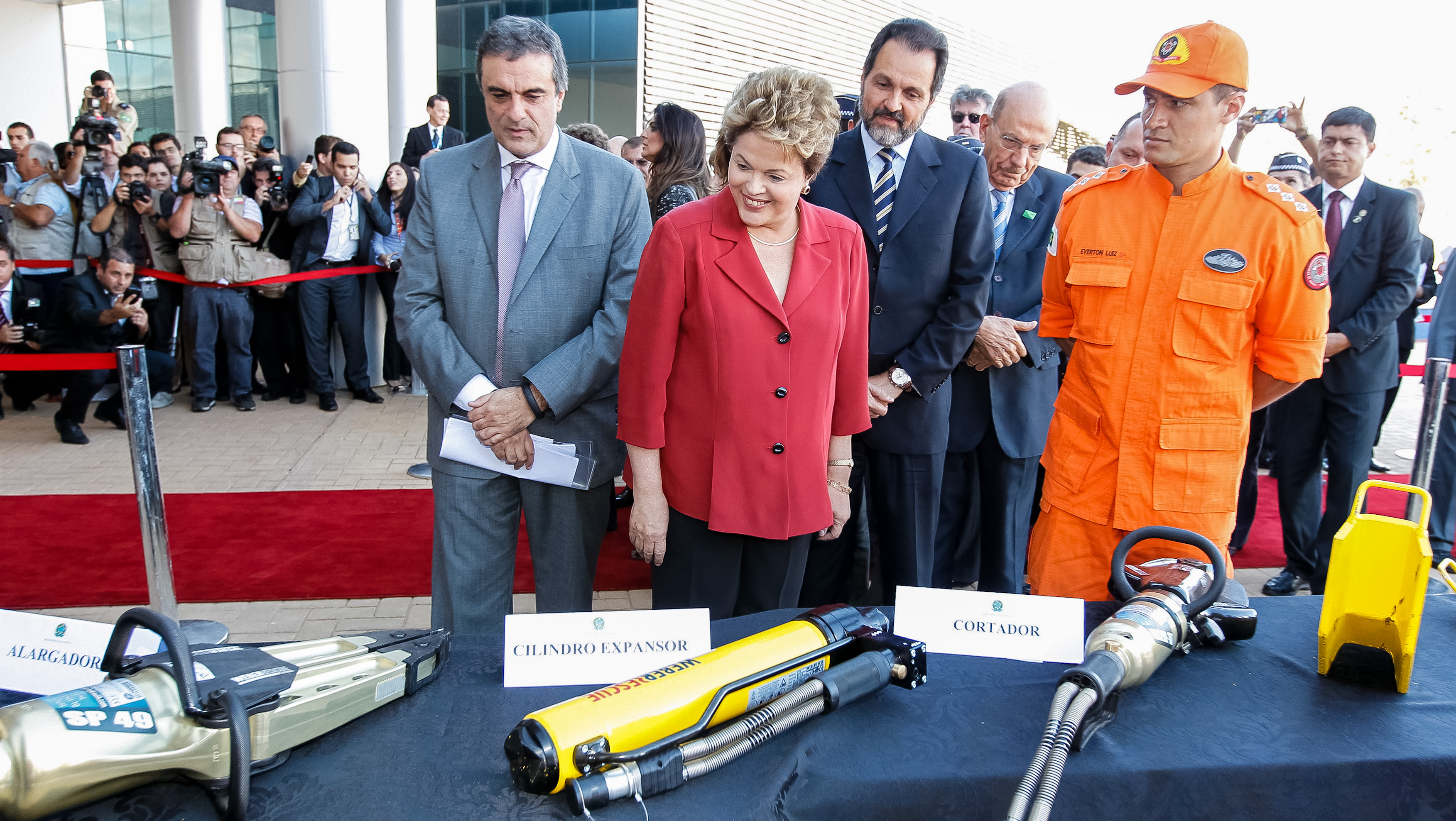 Presidenta Dilma Rousseff durante cerimônia de entrega do Sistema Integrado de Comando e Controle para Segurança de Grandes Eventos. Brasília - DF, 13/06/2013