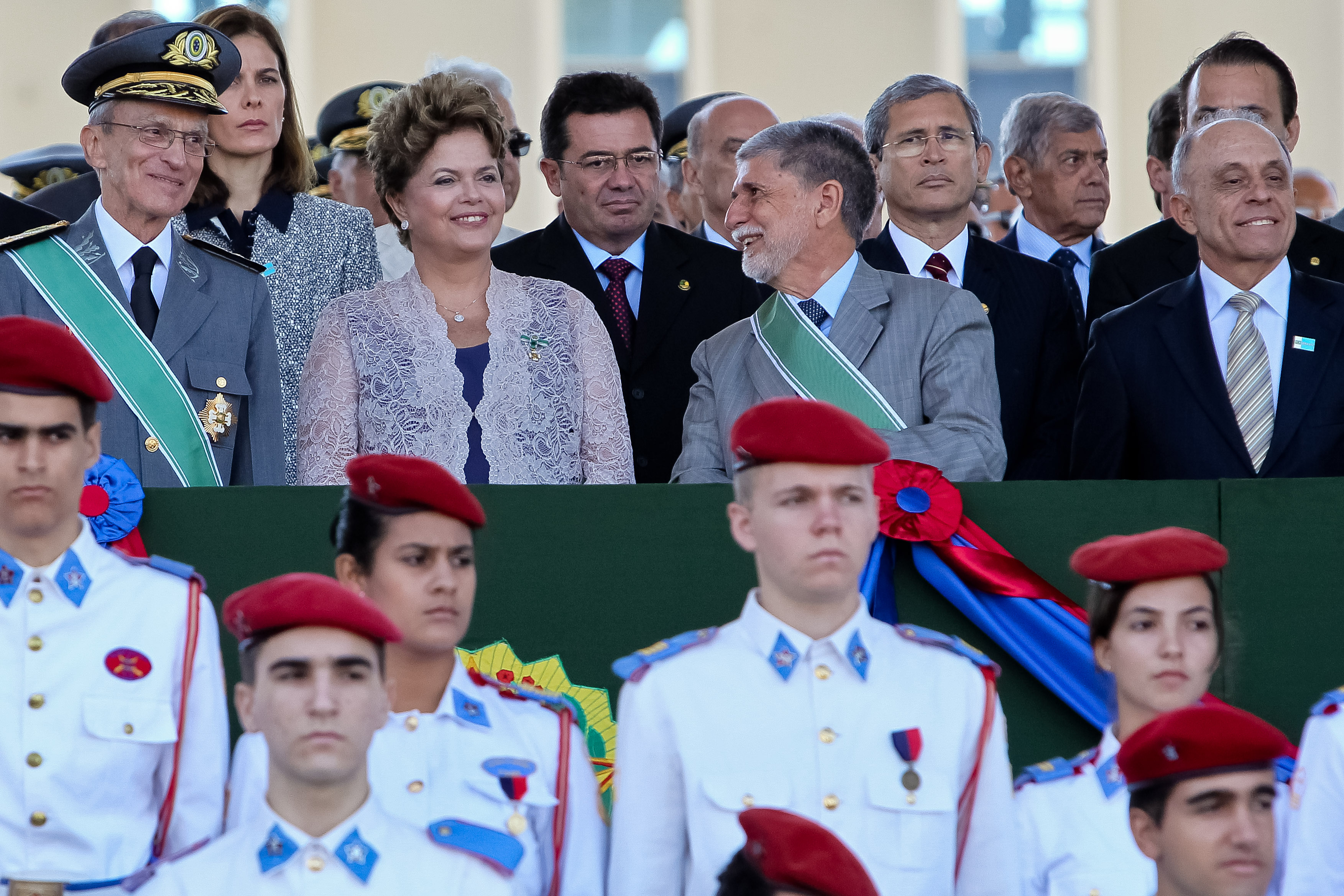 Presidenta Dilma Rousseff durante solenidade Cívico-Militar do Dia do Exército e imposição da Comenda da Ordem do Mérito Militar. Brasília-DF, 19/04/2012