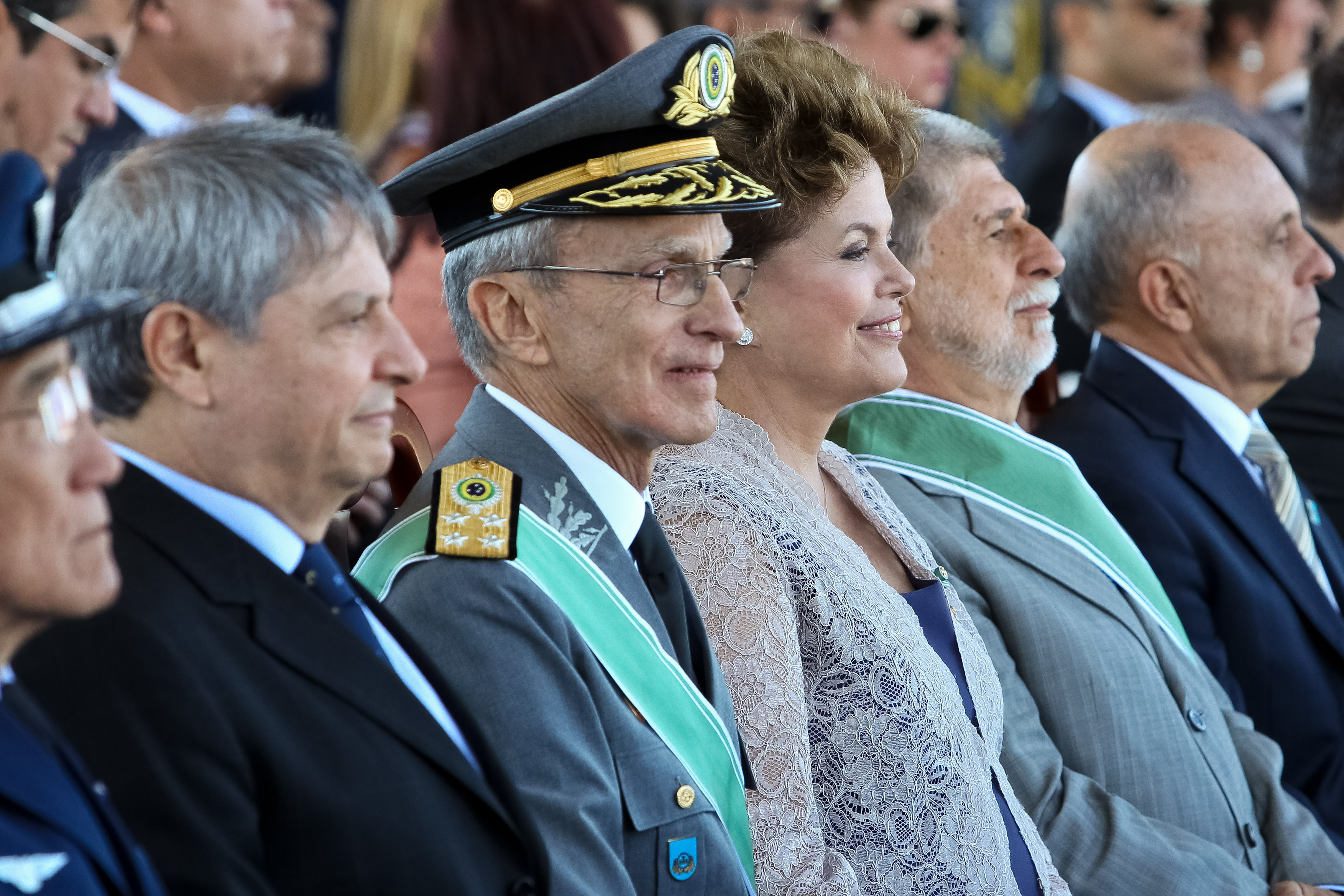 Presidenta Dilma Rousseff durante solenidade Cívico-Militar do Dia do Exército e imposição da Comenda da Ordem do Mérito Militar. Brasília-DF, 19/04/2012