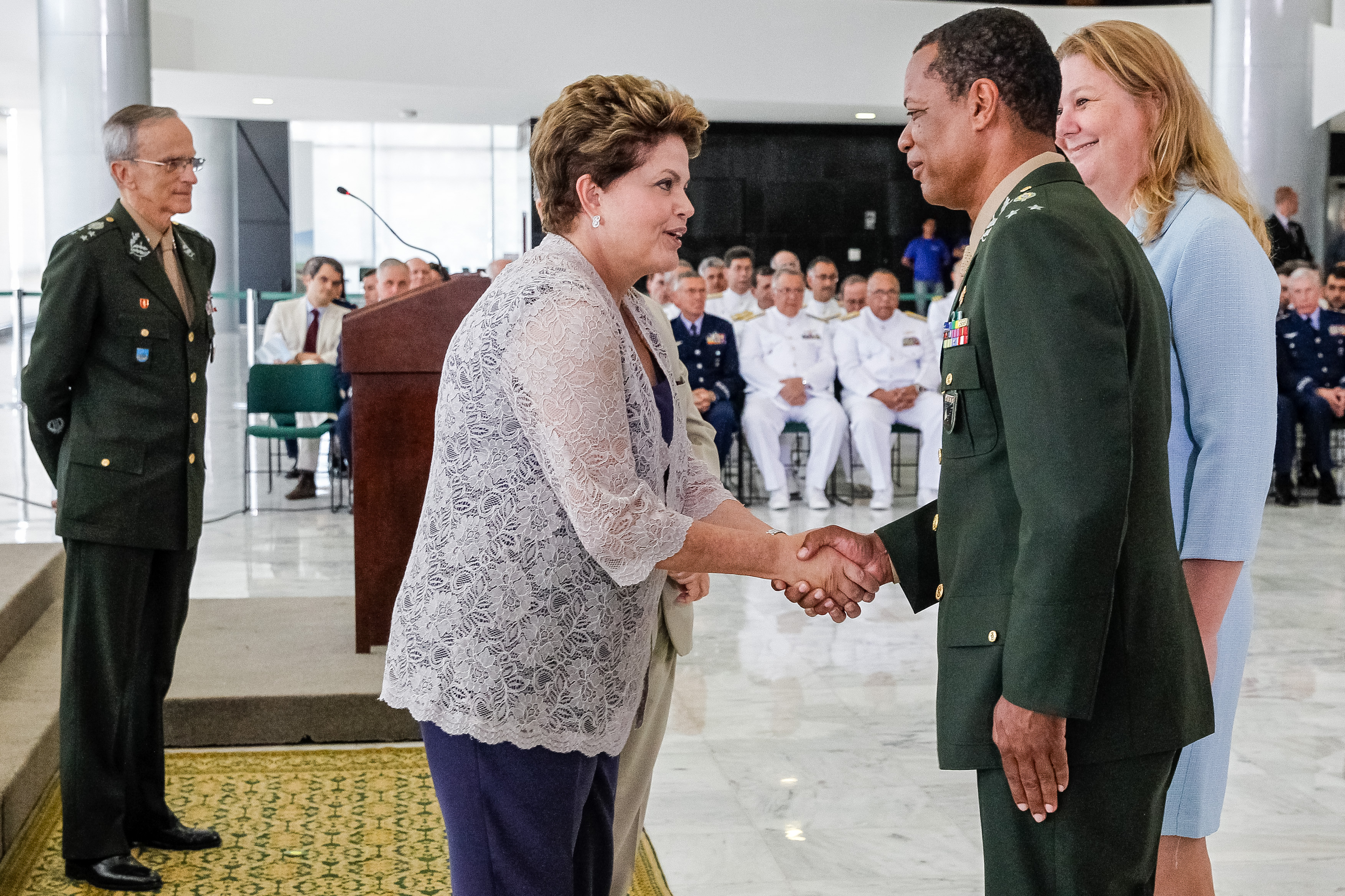 Presidenta Dilma Rousseff durante solenidade de apresentação de Oficiais-Generais recém-promovidos. Brasília - DF, 20/12/2012