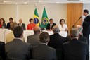 Presidenta Dilma Rousseff durante o discurso do Governador do Estado de Goiás, Marconi Perillo na cerimônia de assinatura do termo de entendimento para ampliação de crédito fiscal dos estados de Goiás, Rio Grande do Norte e Santa Catarina no Palácio do Planalto. Brasília - DF, 16/02/2012