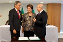 Presidenta Dilma Rousseff durante assinatura de termo de entendimento para ampliação de crédito fiscal dos estados do Acre, Amazonas, Bahia, Ceará, Mato Grosso, Paraíba, Pernambuco, Piauí, Rondônia e Sergipe. Brasília - DF, 27/10/2011