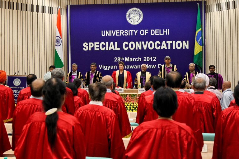 Presidenta Dilma Rousseff durante cerimônia de outorga do título de Doutora "Honoris Causa" pela Universidade de Délhi. Nova Délhi - Índia, 28/03/2012