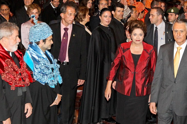 Presidenta Dilma Rousseff e o presidente de Portugal, Aníbal Cavaco Silva, participam da cerimônia de outorga do título de Doutor Honoris Causa ao ex-presidente Luiz Inácio Lula da Silva. Coimbra-Portugal, 30/03/2011 Presidenta Dilma Rousseff e o presidente de Portugal, Aníbal Cavaco Silva, participam da cerimônia de outorga do título de Doutor Honoris Causa ao ex-presidente Luiz Inácio Lula da Silva. Coimbra-Portugal, 30/03/2011