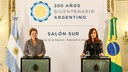 Presidenta Dilma Rousseff e a Presidenta da República da Argentina senhora Cristina Fernández de Kirchner, durante coletiva de imprensa na Casa Rosada. Buenos Aires - Argentina,  25/04/2013