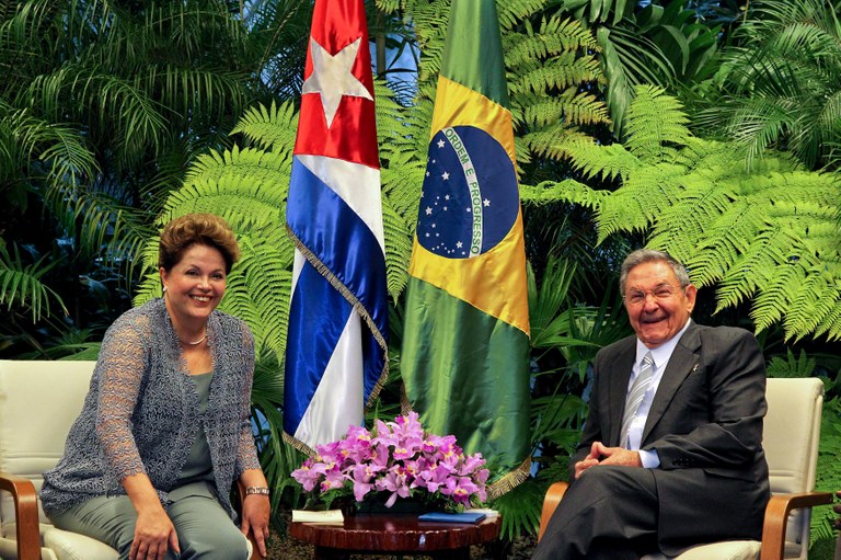Presidenta Dilma Rousseff durante reunião privada com o Presidente do Conselho de Estado da República de Cuba, Sr. Raúl Castro. Havana - Cuba, 31/01/2012