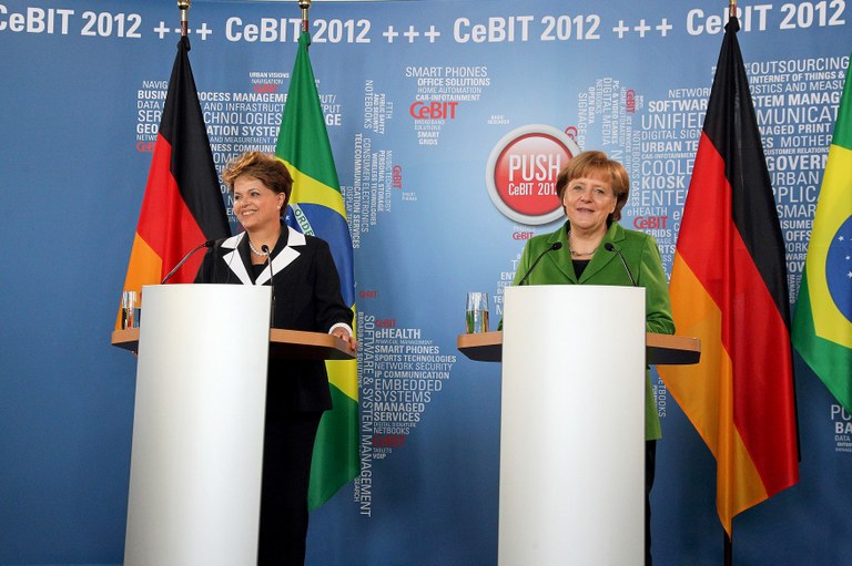 Presidenta Dilma Rousseff e a Sra. Angela Merkel, Chanceler Federal da Alemanha, durante declaração à imprensa na Feira Internacional de Tecnologias da Informação e das Comunicações (CeBIT 2012). Hannover - Alemanha, 06/03/2012