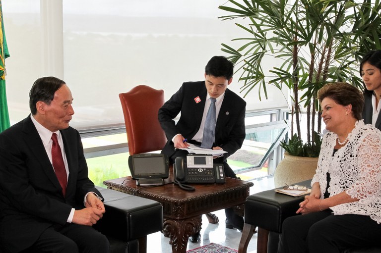 Presidenta Dilma Rousseff recebe o Wang Qishan Vice-Primeiro Ministro da China no Palácio do Planalto. Brasília - DF, 13/02/2012