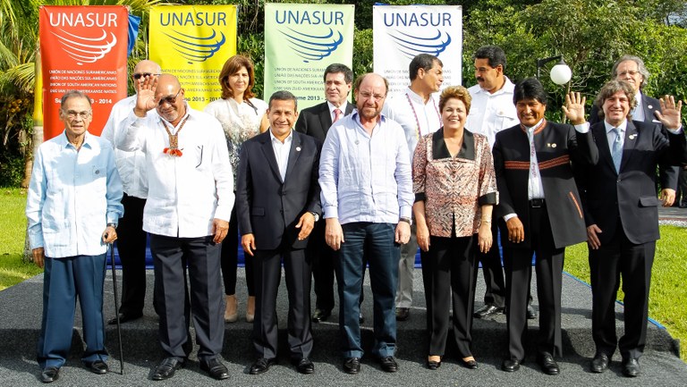 Presidenta Dilma Rousseff durante fotografia oficial da VII Cúpula da Unasul. Paramaribo - Suriname, 30/08/2013