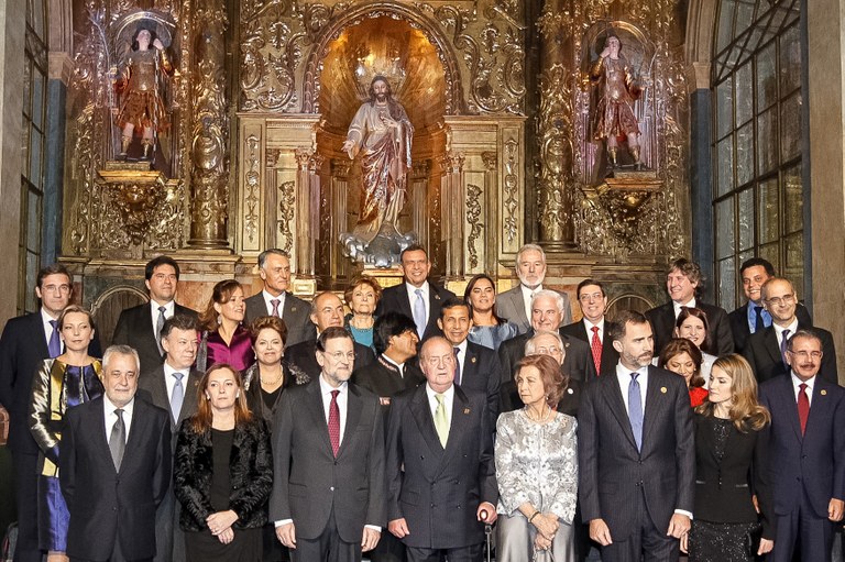  Presidenta Dilma Rousseff posa para fotografia de família junto com os Chefes de Estado durante visita ao Oratório de San Felipe Neri. Cádiz - Espanha, 16/11/2012