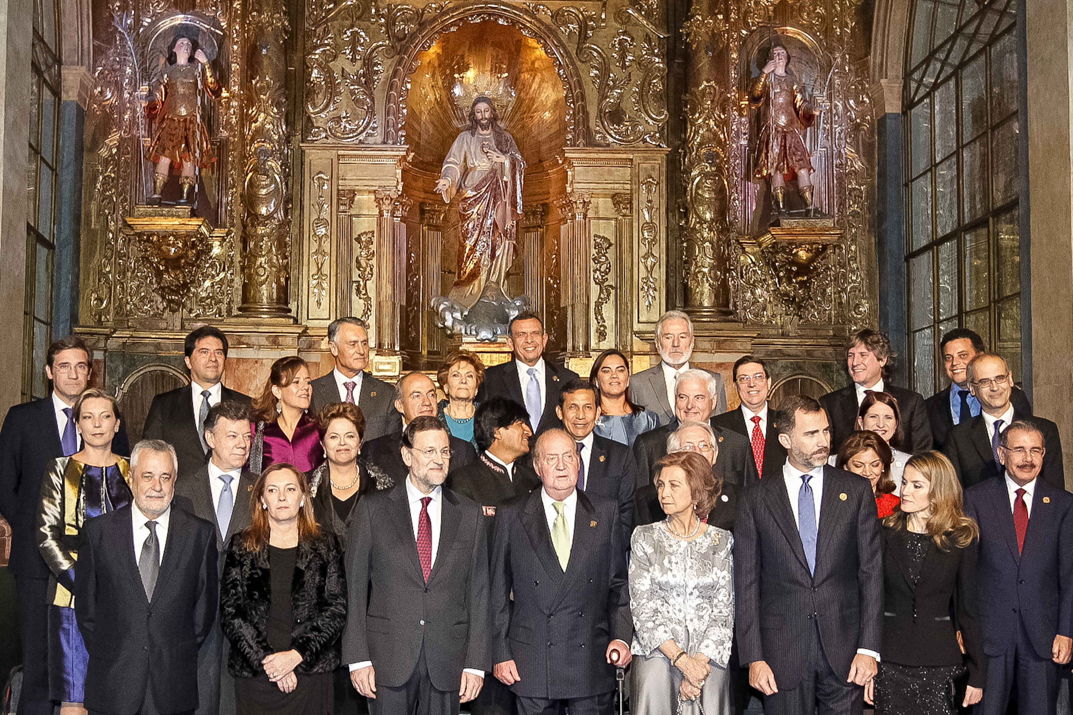  Presidenta Dilma Rousseff posa para fotografia de família junto com os Chefes de Estado durante visita ao Oratório de San Felipe Neri. Cádiz - Espanha, 16/11/2012
