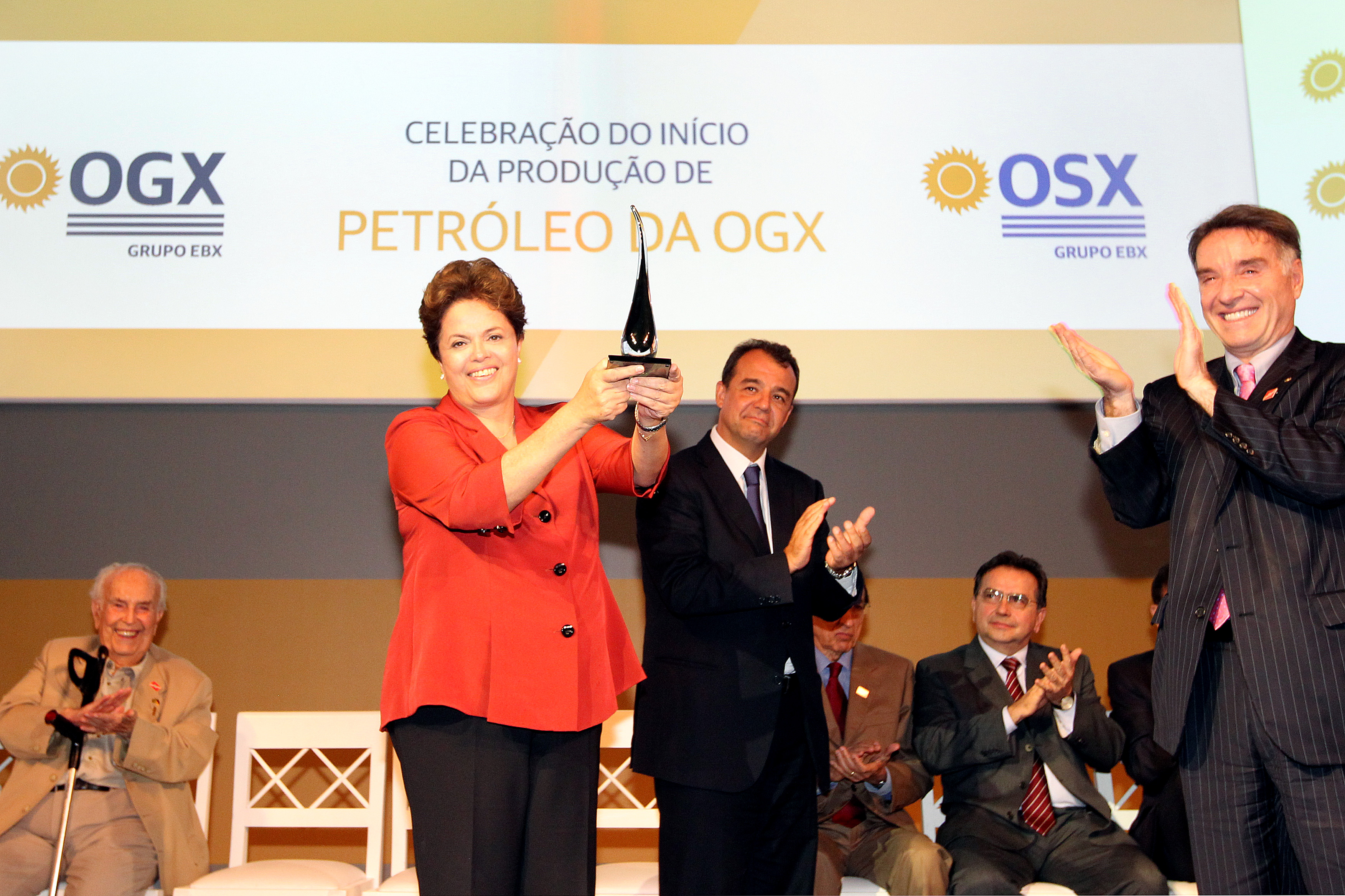 Presidenta Dilma Rousseff durante cerimônia de celebração do início da produção de petróleo da OGX . São João da Barra - RJ, 26/04/2012