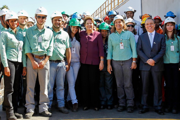 Presidenta Dilma Rousseff durante visita às obras de modernização e duplicação da linha férrea entre as estações Horto Florestal e General Carneiro. Belo Horizonte-MG, 12/06/2012
