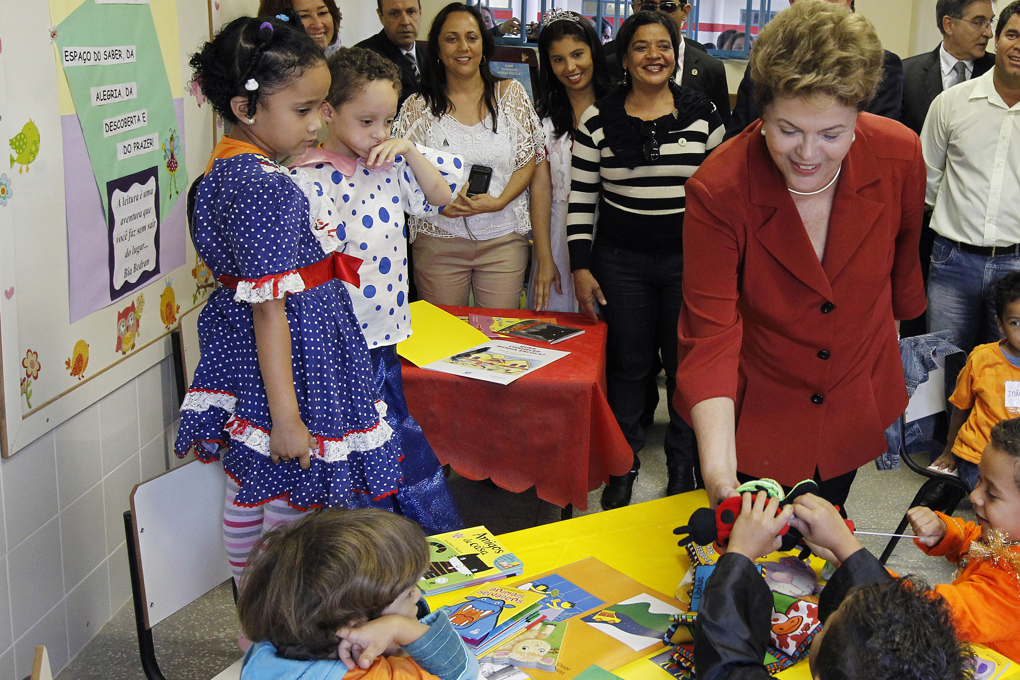 Presidenta Dilma Rousseff durante visita  inaugural ao Centro Infantil Municipal Wilma da Costa Pinto Afonso. Betim - MG, 11/05/2012