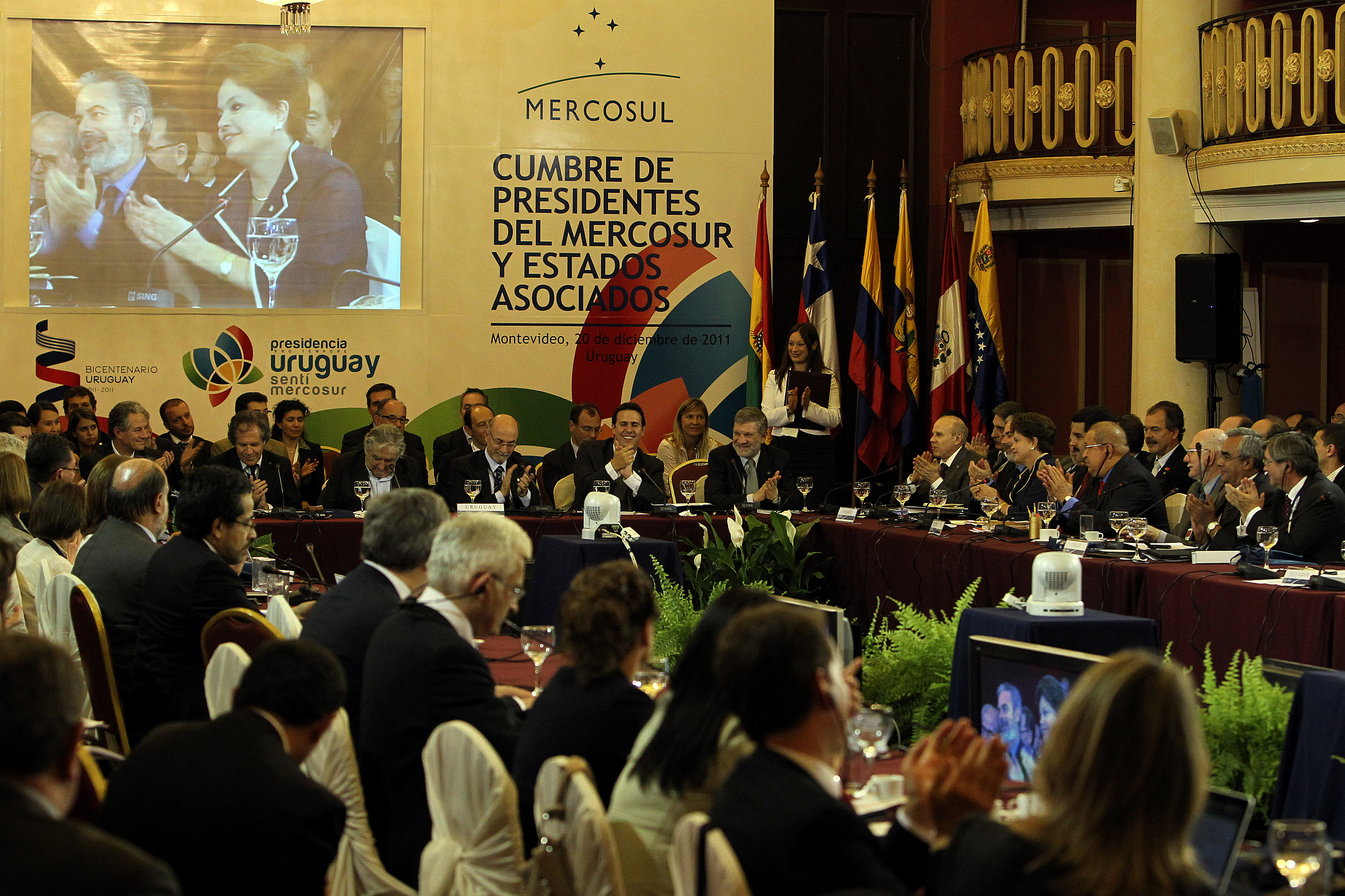 Presidenta Dilma Rousseff discursa durante Plenária dos Chefes de Estado do Mercosul e Estados Associados. Montevidéu-Uruguai 20/12/2011