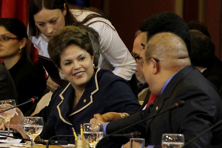 Presidenta Dilma Rousseff discursa durante Plenária dos Chefes de Estado do Mercosul e Estados Associados. Montevidéu-Uruguai 20/12/2011