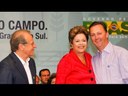 Presidenta Dilma entrega máquinas a 118 municípios gaúchos, em Caxias do Sul (RS)