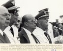 Presidente João Figueiredo acompanhado dos min. da Aeronáutica, Délio Jardim de Mattos e do Gab. Civil, Leitão de Abreu, assiste a uma demonstração da esquadria da fumaça da FAB