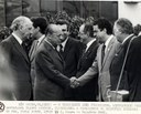 Presidente João Figueiredo acompanhado pelo governador Franco Montoro, cumprimenta o presidente do diretório regional do PDS, Cunha Bueno