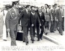 Presidente João Figueiredo ao desembarcar no aeroporto de Congonhas, recebido pelo gov. José Maria Marin e o Gen. João Franco Pontes