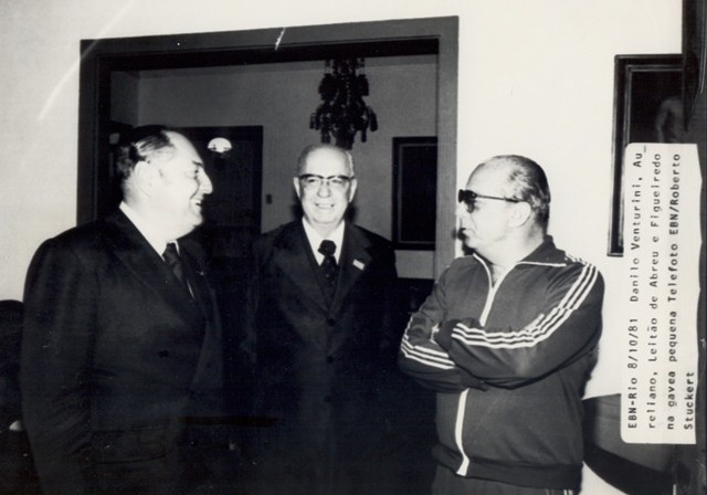 Presidente João Figueiredo com Danilo Venturini , Leitão de Abreu e Aureliano Chaves na Gávea pequena