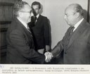 Presidente João Figueiredo cumprimenta o ex-sercretário de estado norte-americano, Henry Kissinger